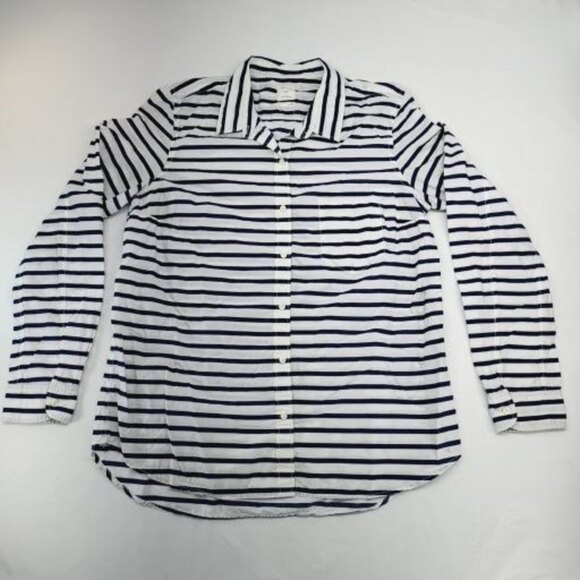 GAP Tops - Gap Women's Size L Large "The Fitted Boyfriend" Long Sleeve Button Shirt #1304